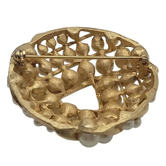 Vintage Gold-Tone Faux Pearl Swirl Brooch Pinback Elegant Design - Picture 2 of 11